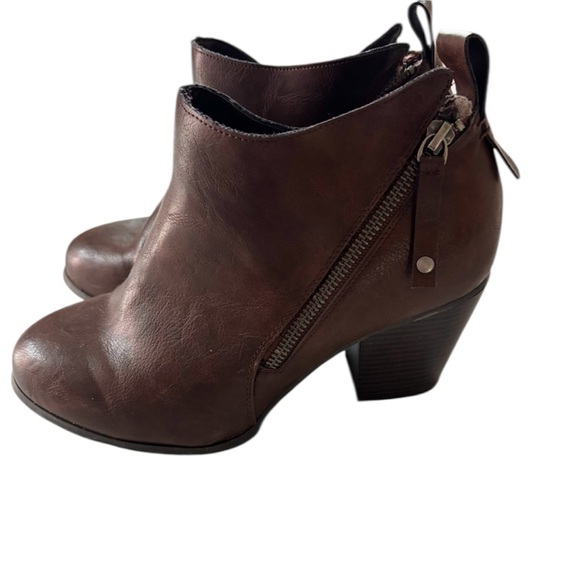Torrid Side Zip heeled Brown Booties plus size SZ 8 W Worn 1X Indoors Like New - Picture 11 of 11